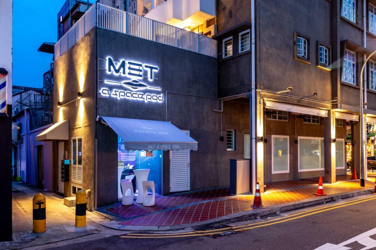 Met A Space Pod At Arab Street Singapore Eksteriør bilde